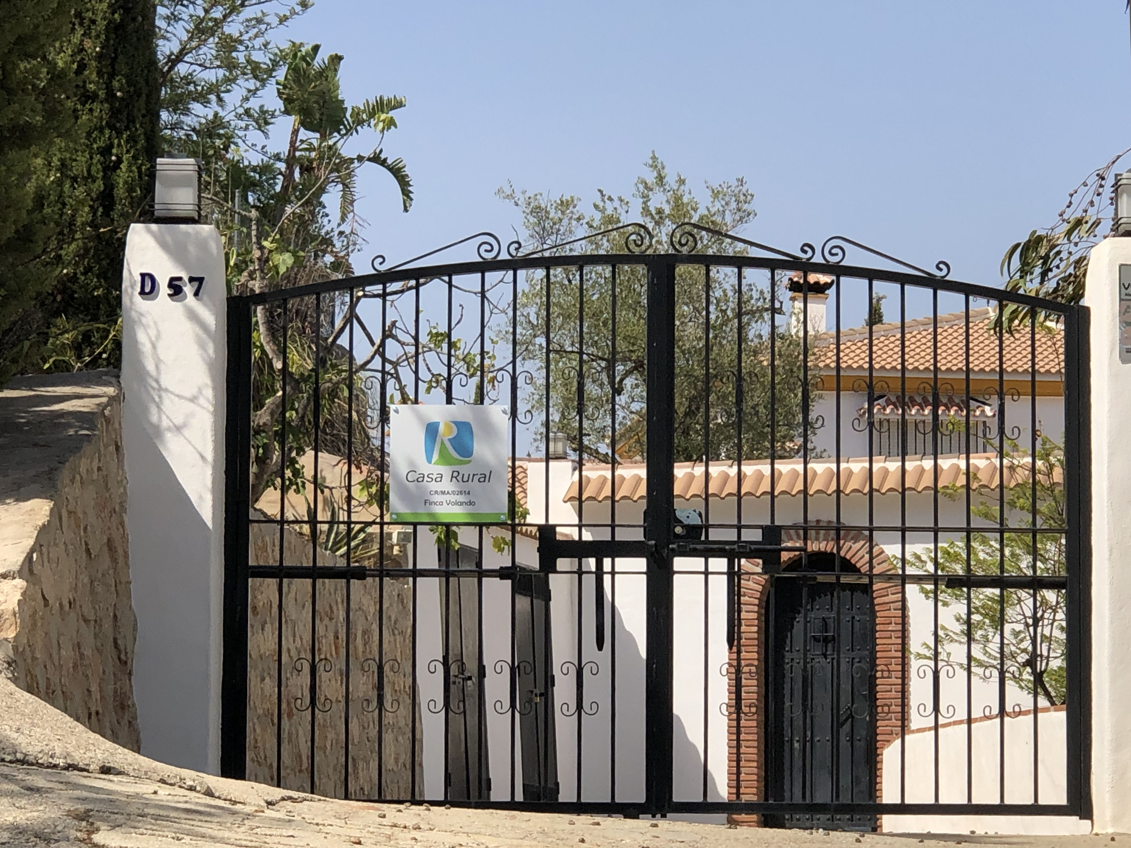 Entrance gate